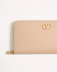 VLogo Signature Zip Wallet In Grainy Calfskin