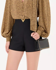 Rockstud Wallet With Chain In Grainy Calfskin