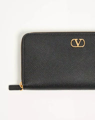 VLogo Signature Zip Wallet In Grainy Calfskin